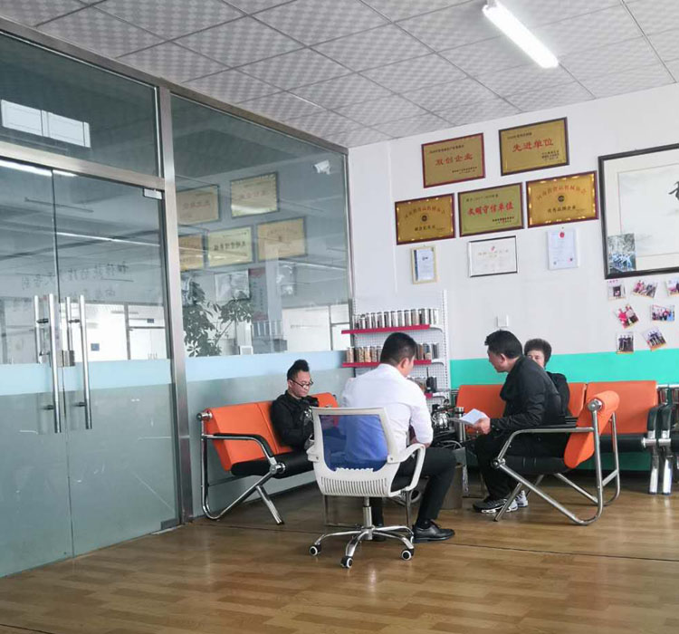 浙江溫州方總駕車來許昌智工考察并現場訂購電磁炒板粟機 浙江溫州方總駕車來許昌智工考察并現場訂購電磁炒板粟機